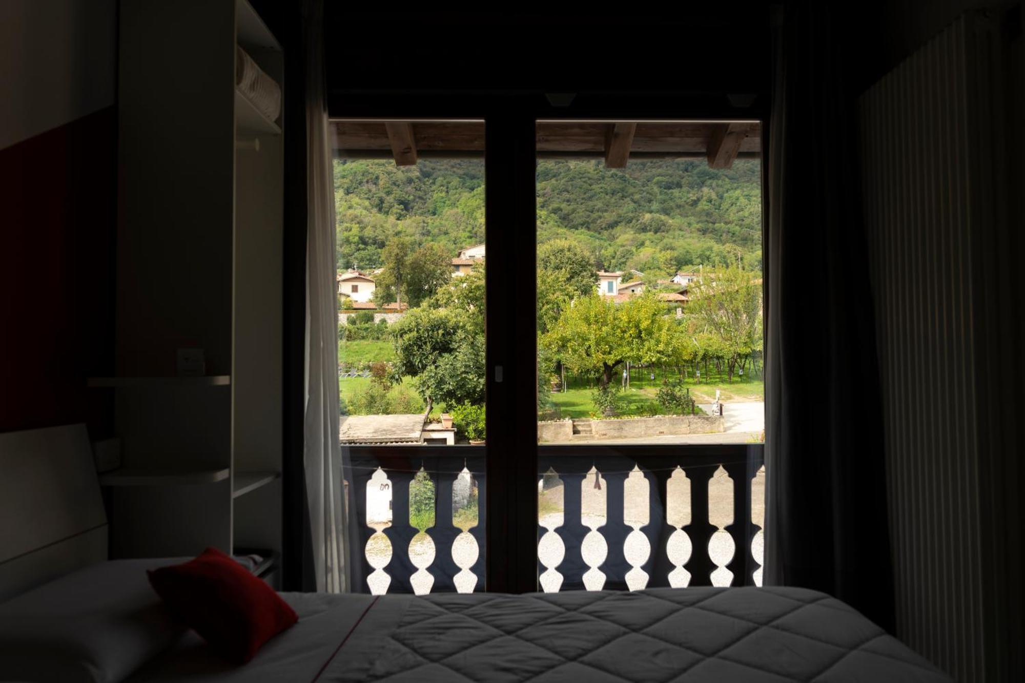 La Terrazza Sulle Vigne B&B Corte Franca Exterior foto